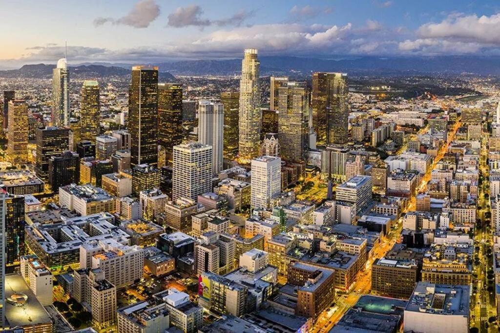 Spacious Dtla With 2 Bed, Free Parking And Pool Los Angeles