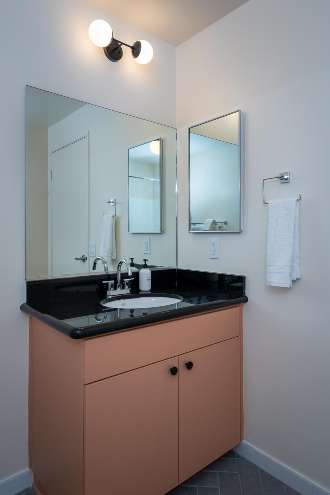 Kasa Sunset Angeles Aparthotel 4*