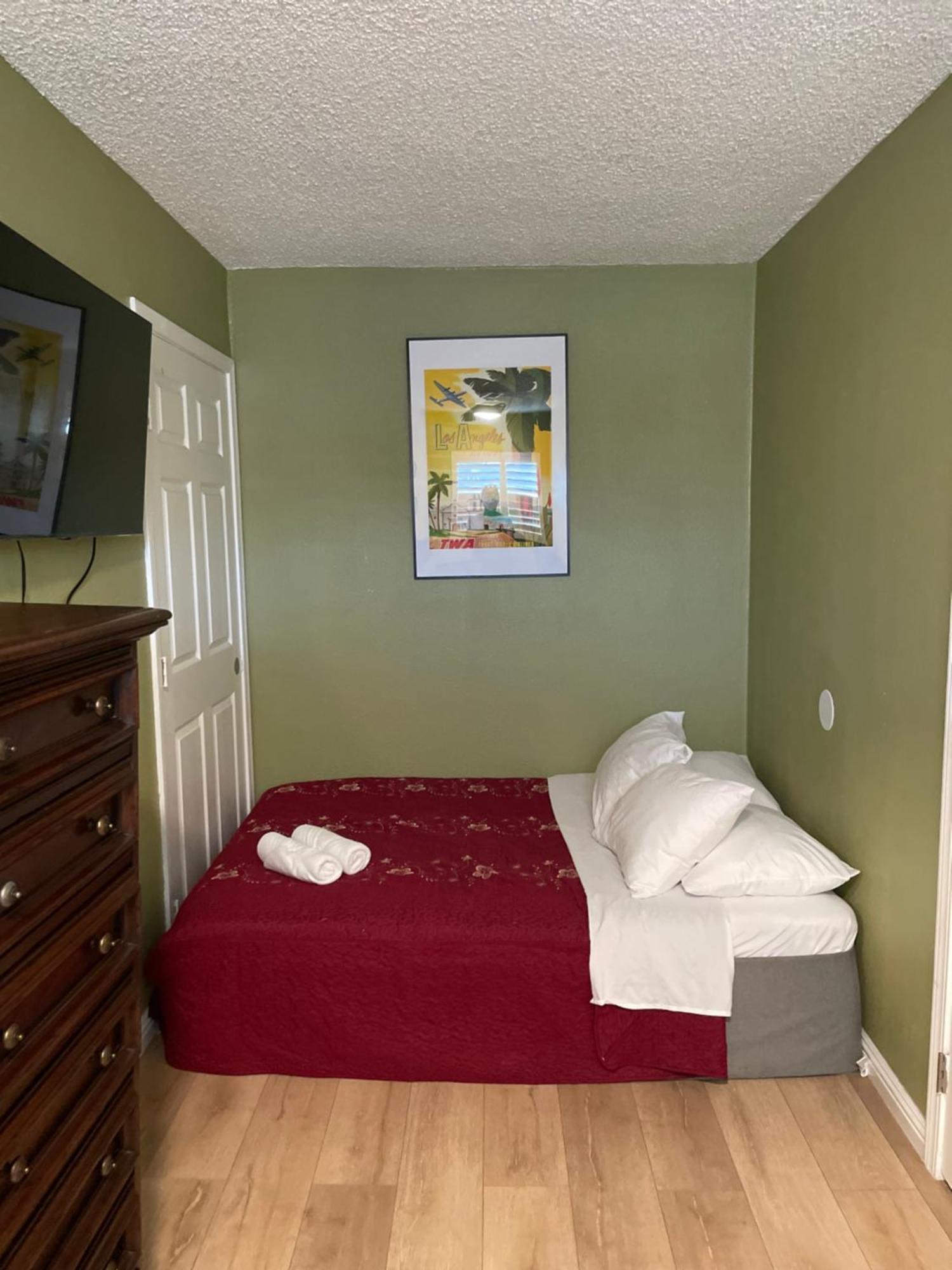 Private In Angeles With Ac, Wifi, Smart Tv, Work Desk Near Sofi Stadium *