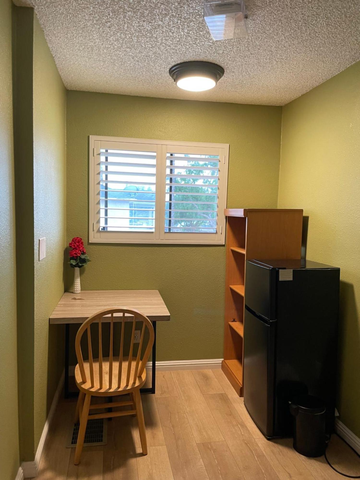 Private In Angeles With Ac, Wifi, Smart Tv, Work Desk Near Sofi Stadium Hospedagem domiciliar *