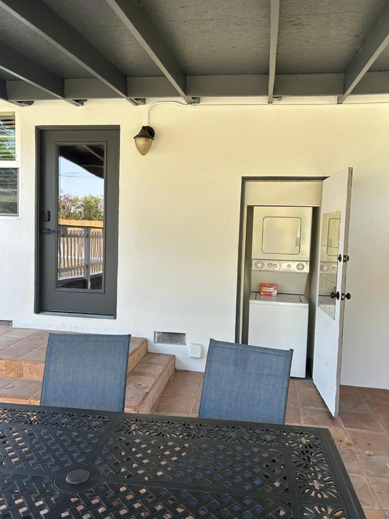 Beautiful Encino House With Backyard, Deck & Patio Holiday home Los Angeles
