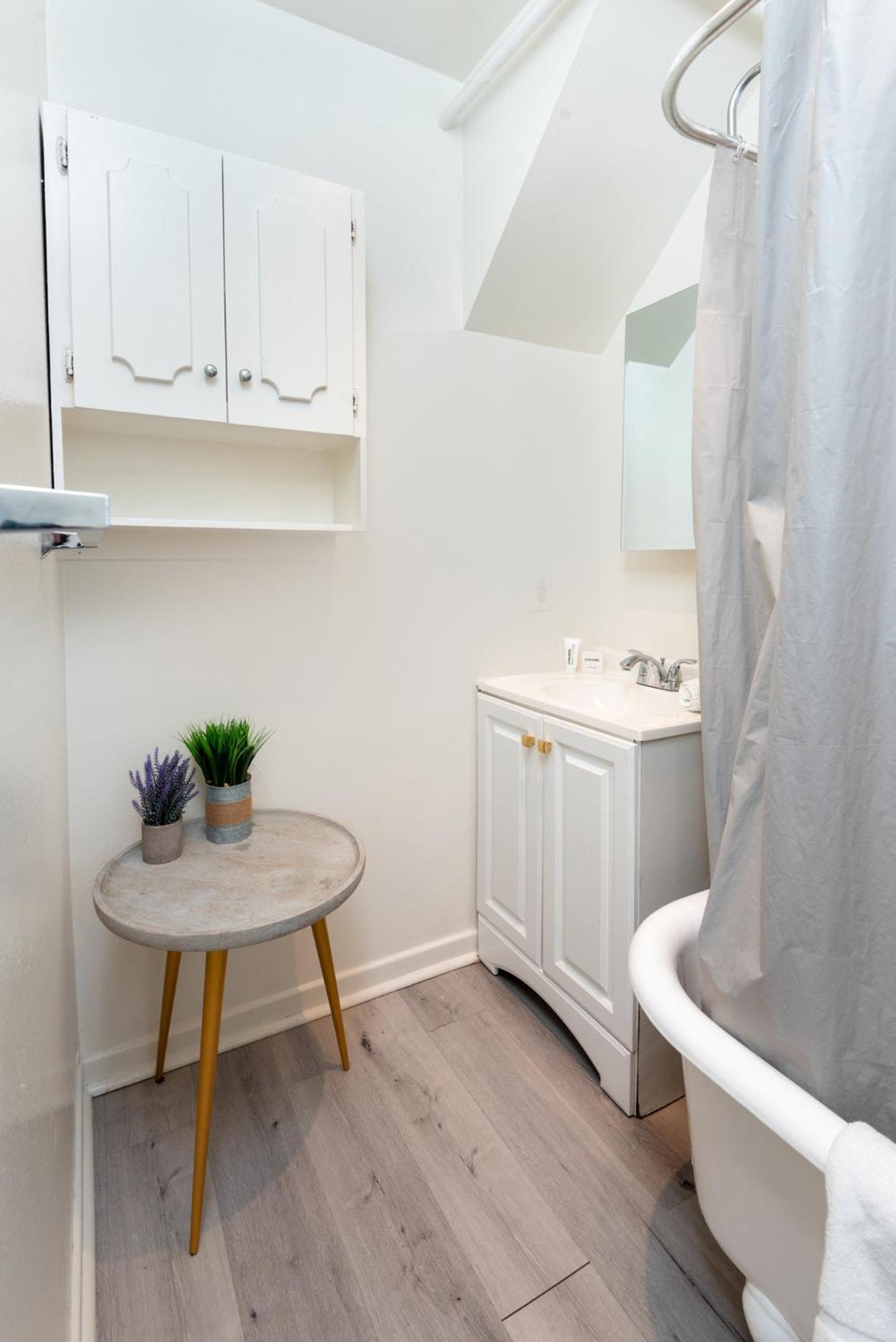 Apartment Modern 1br Haven In Iconic Venice