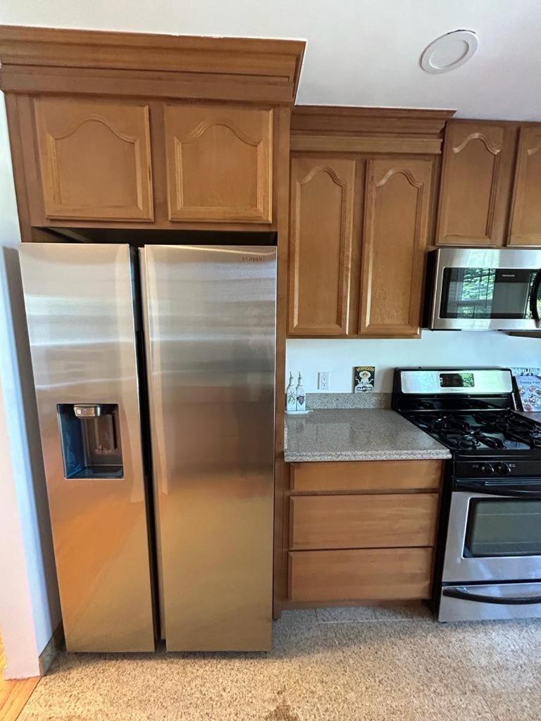 Beautiful Encino House With Backyard, Deck & Patio Holiday home Los Angeles