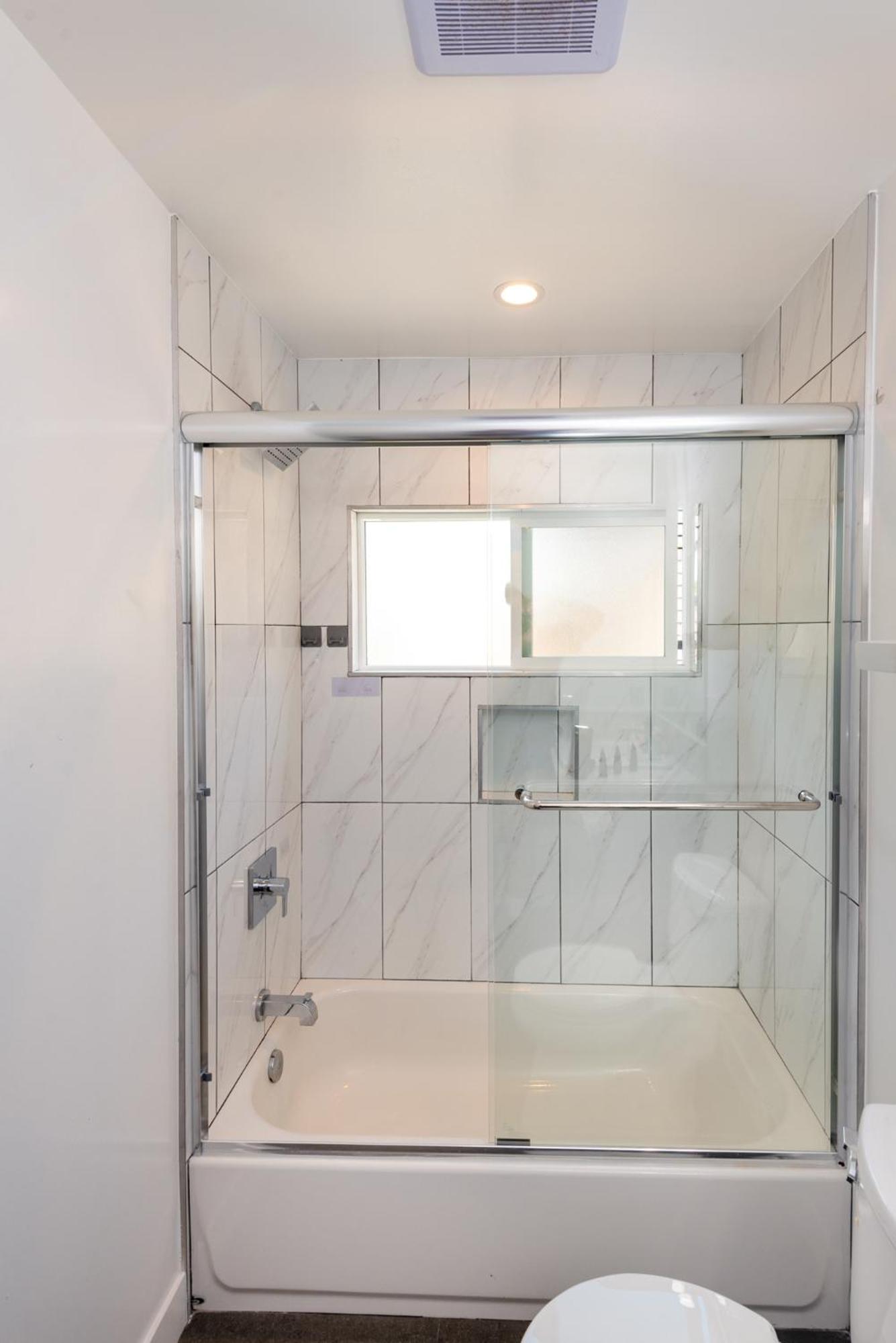 Apartamento Elegant Apt In La With 4br And 4 Ba Sleeps *