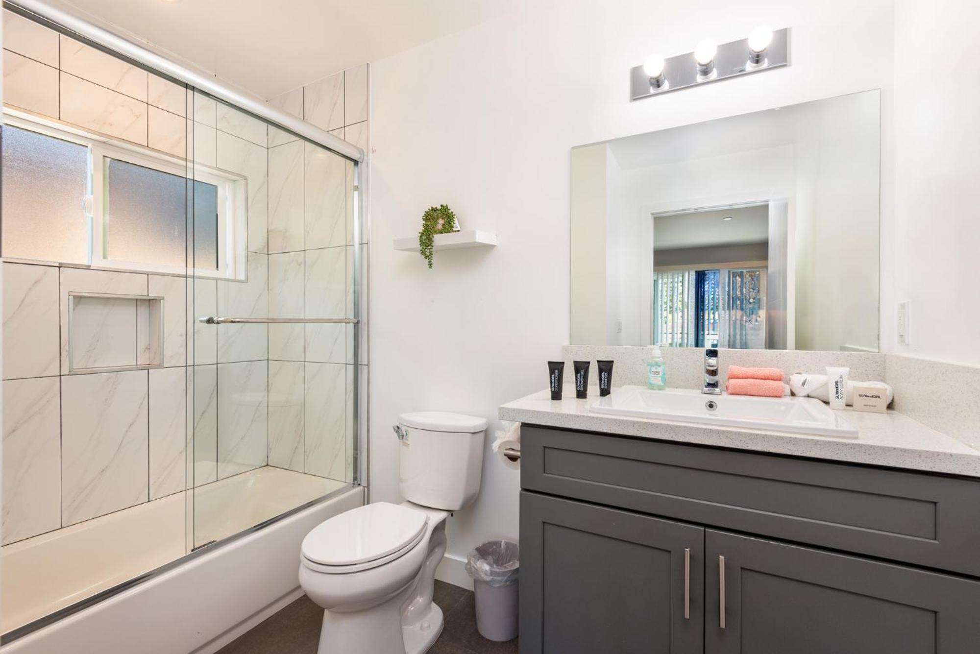 Elegant Apt In La With 4br And 4 Ba Sleeps Apartamento