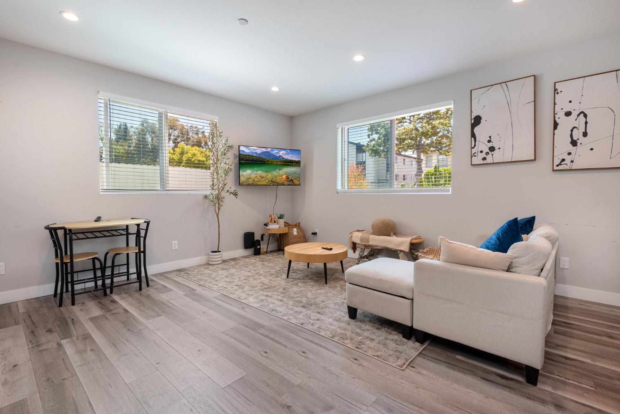 Apartamento Elegant Apt In La With 4br And 4 Ba Sleeps Los Angeles