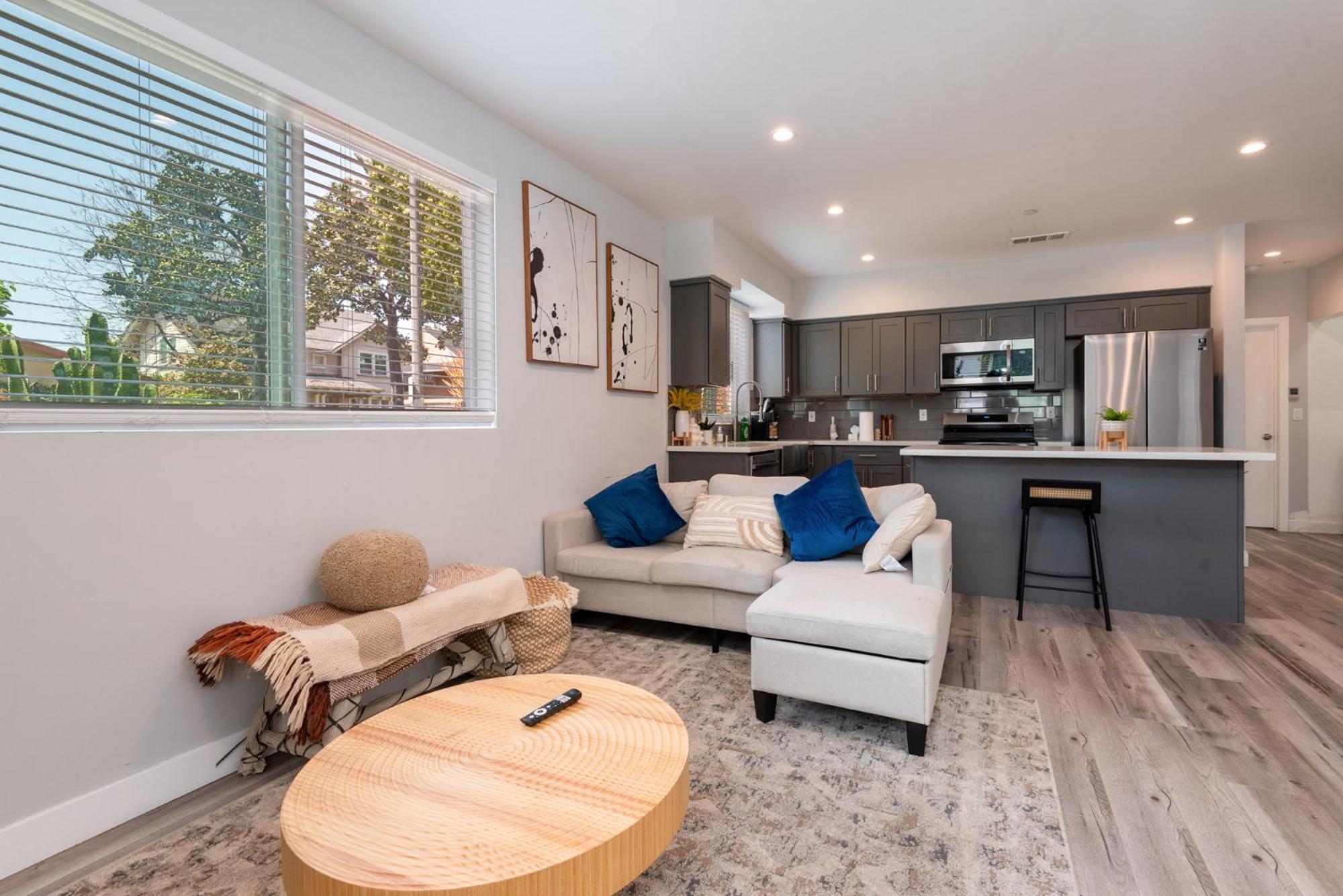 Apartamento Elegant Apt In La With 4br And 4 Ba Sleeps *