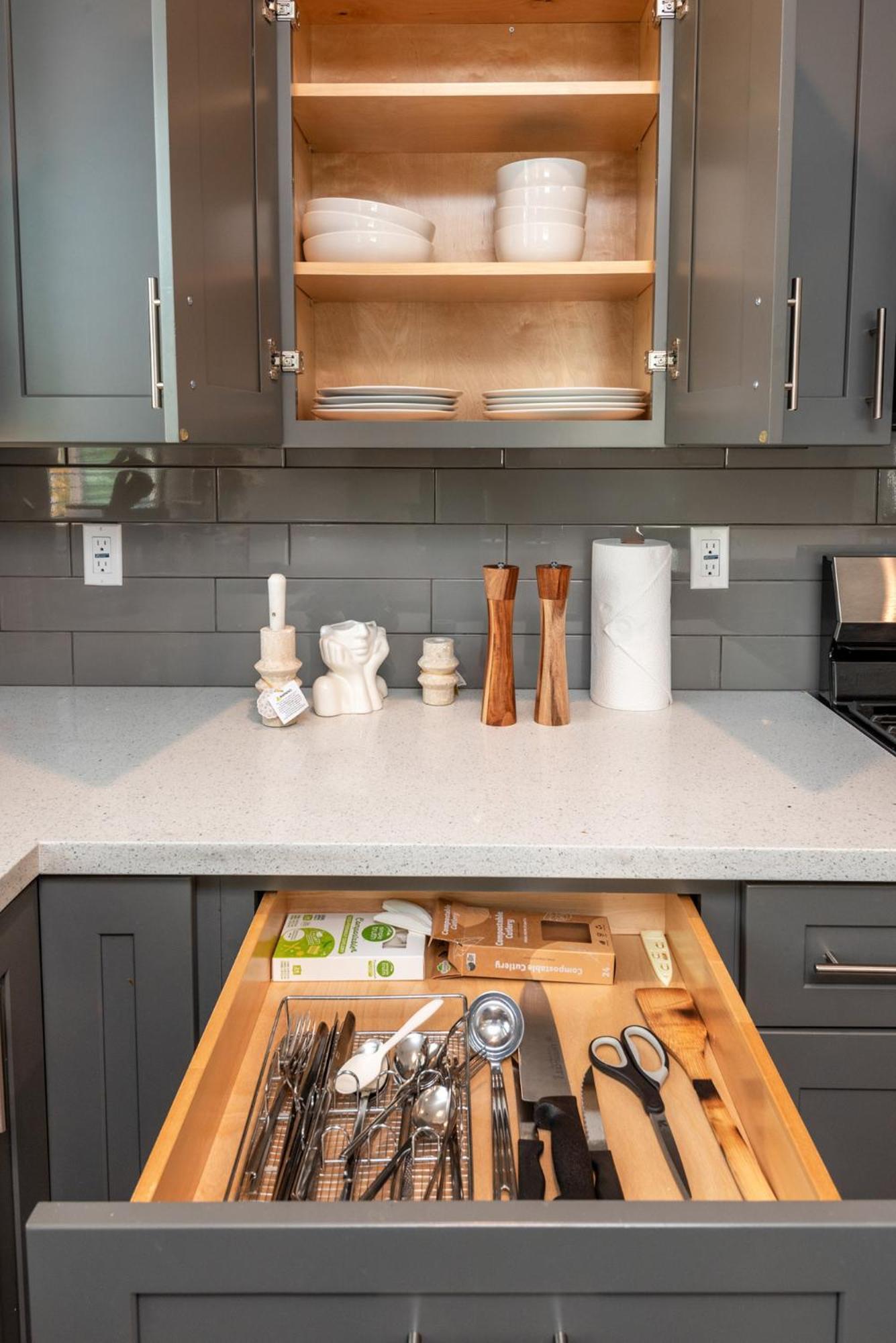 Elegant Apt In La With 4br And 4 Ba Sleeps *
