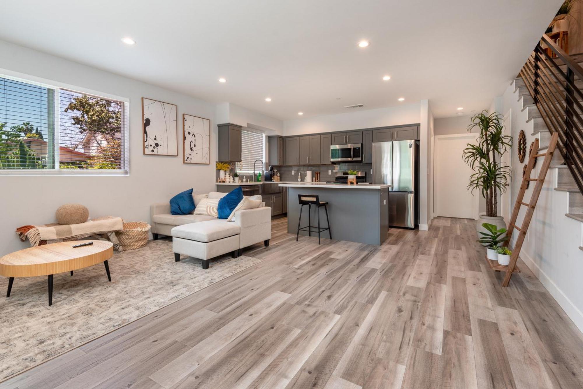 Apartamento Elegant Apt In La With 4br And 4 Ba Sleeps Los Angeles