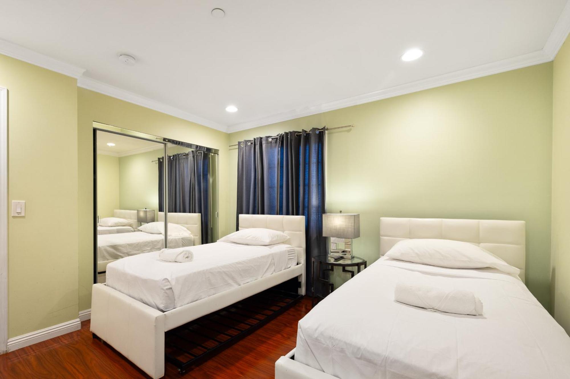 Luxe Living 3br Near La's Attractions Apartment Los Angeles