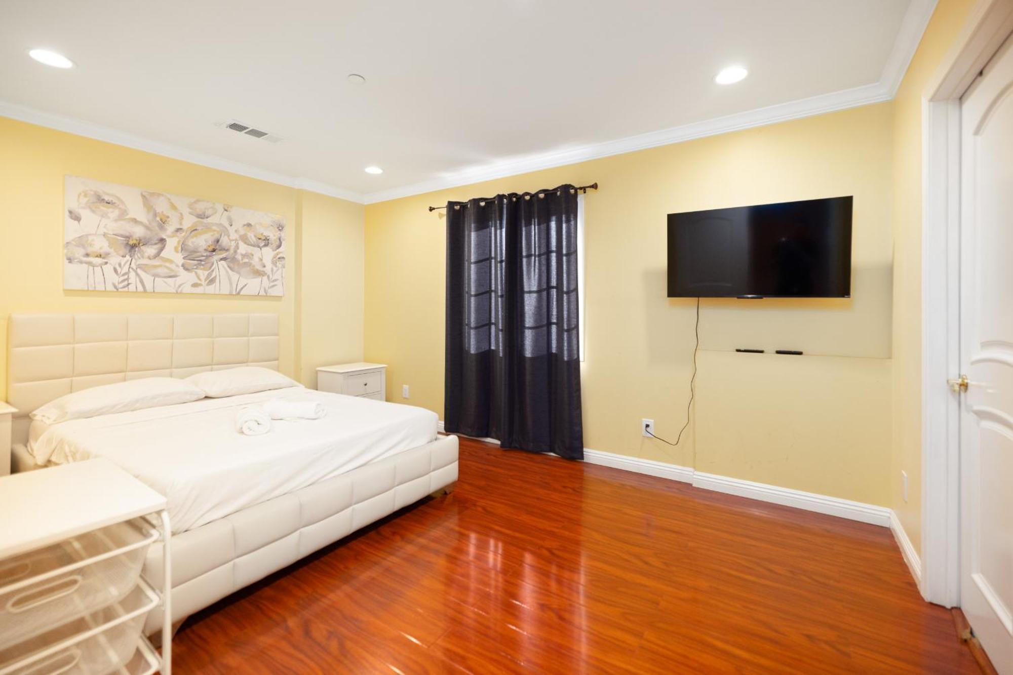Luxe Living 3br Near La's Attractions * Los Angeles