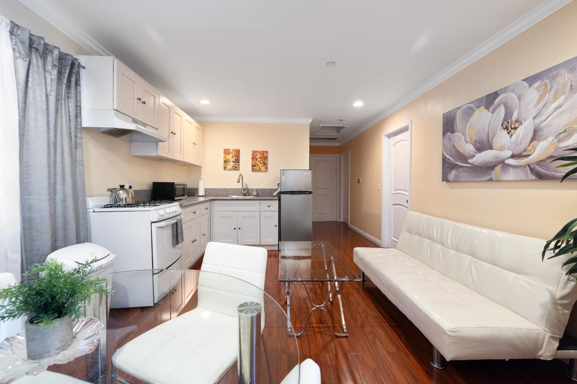 Luxe Living 3br Near La's Attractions Apartment *