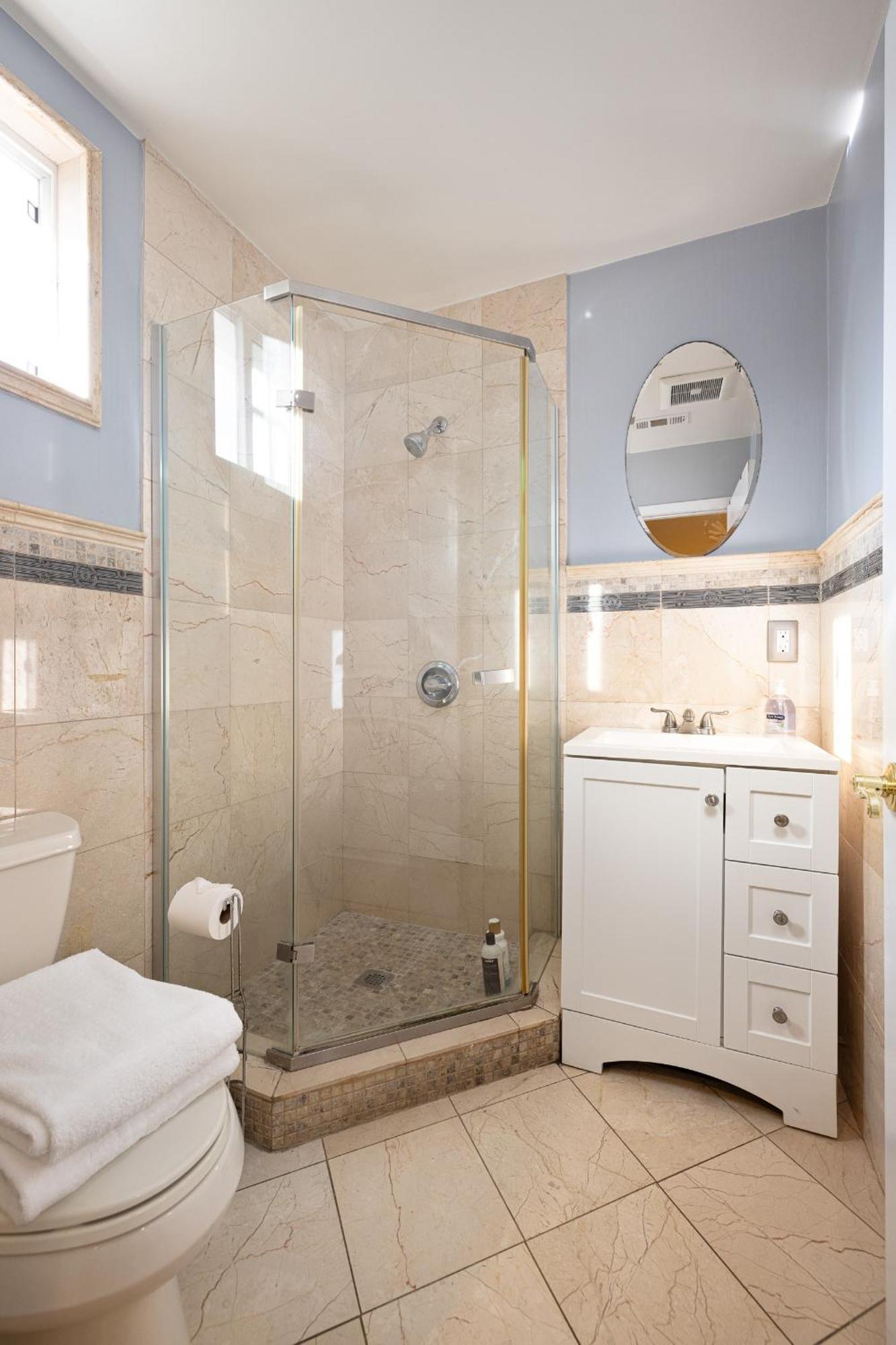 Luxe Living 3br Near La's Attractions Apartment *