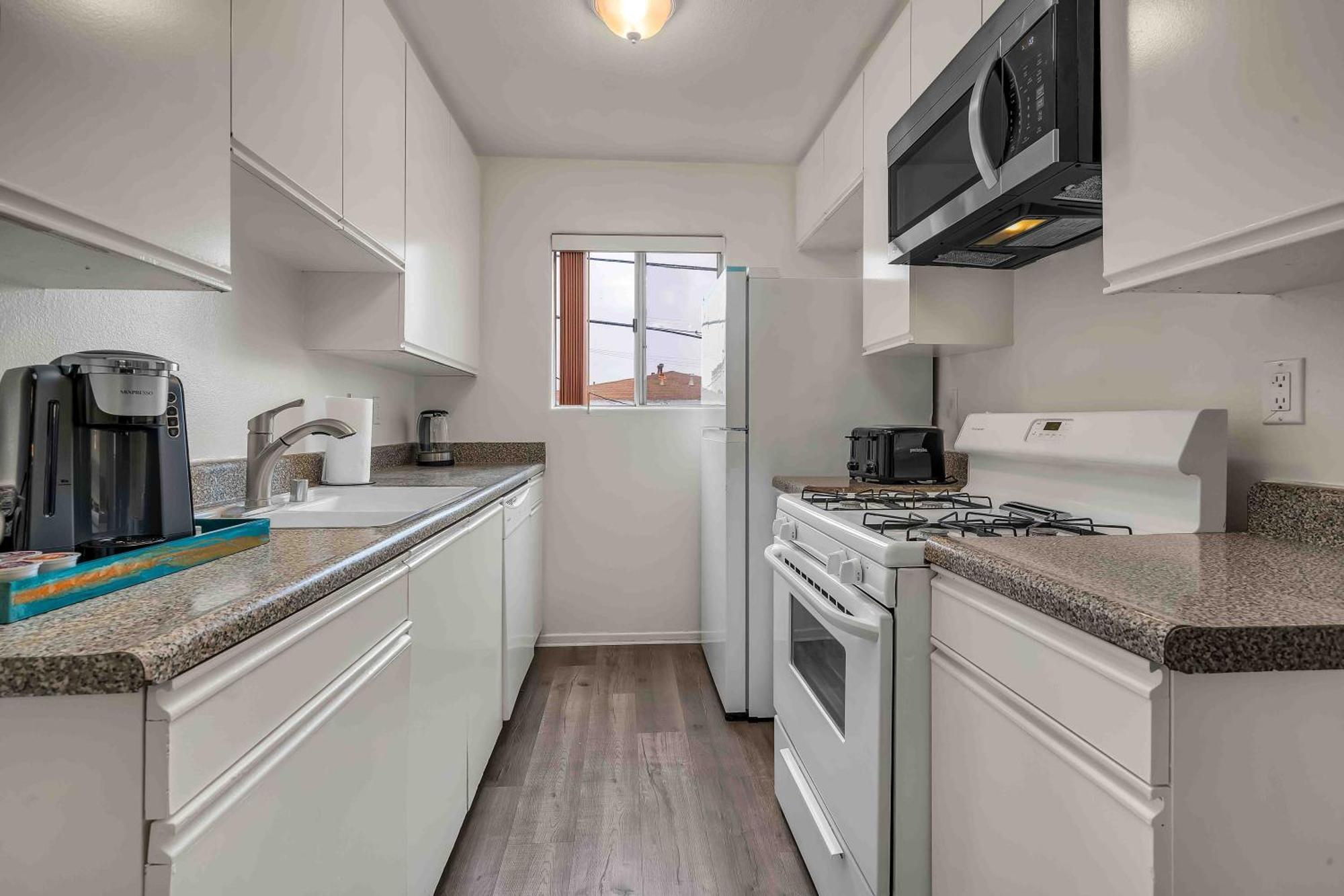 Spacious 2 Bedroom Retreat Near Beverly Hills With Free Parking Apartamento Los Angeles