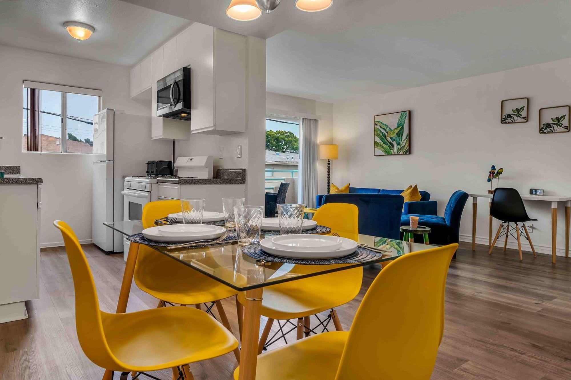 Spacious 2 Bedroom Retreat Near Beverly Hills With Free Parking Apartamento *