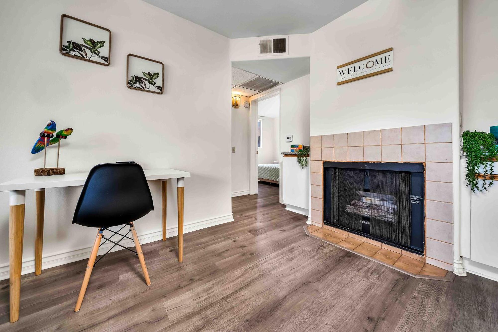 Spacious 2 Bedroom Retreat Near Beverly Hills With Free Parking Los Angeles