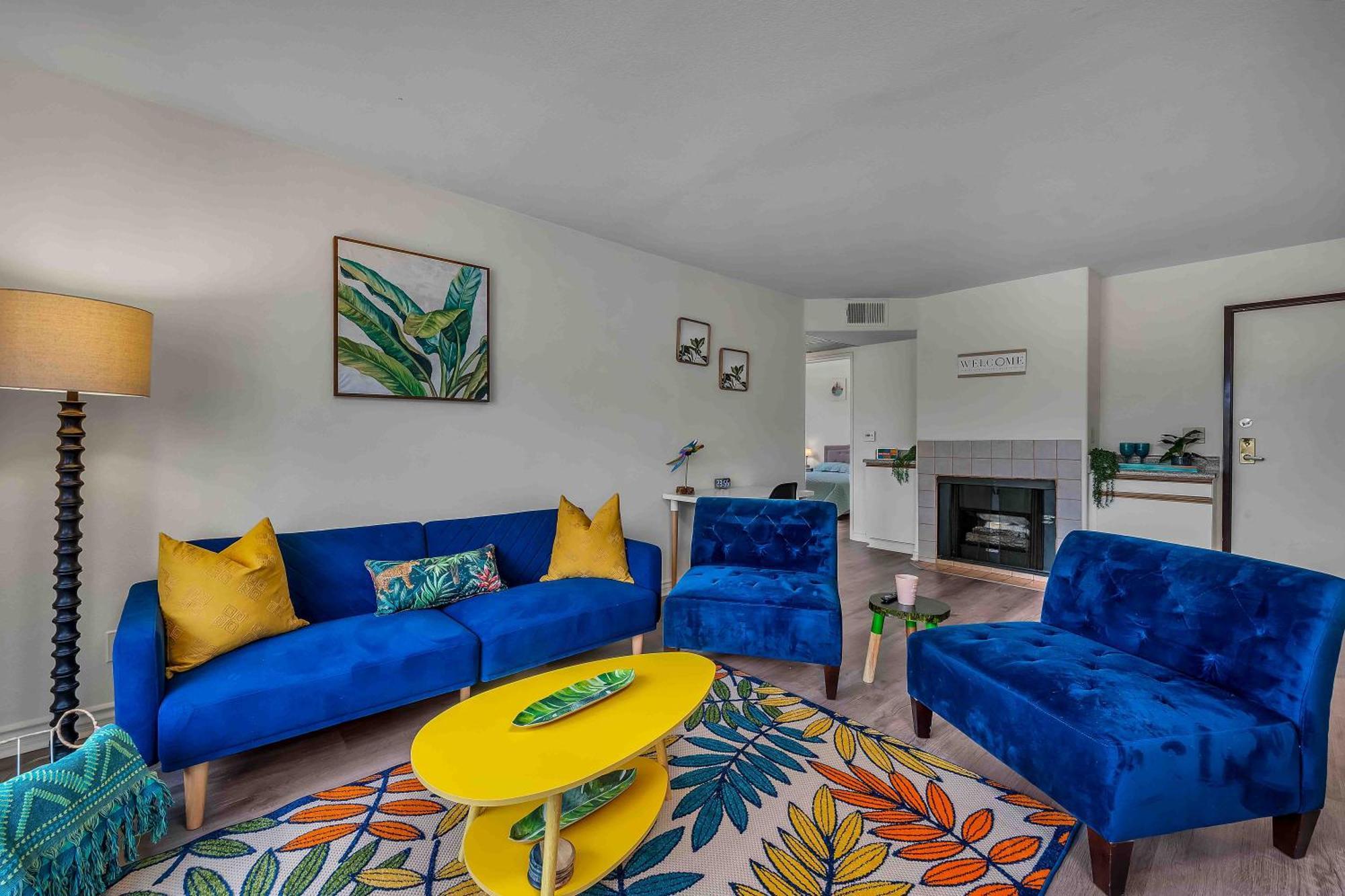 Spacious 2 Bedroom Retreat Near Beverly Hills With Free Parking Apartment *