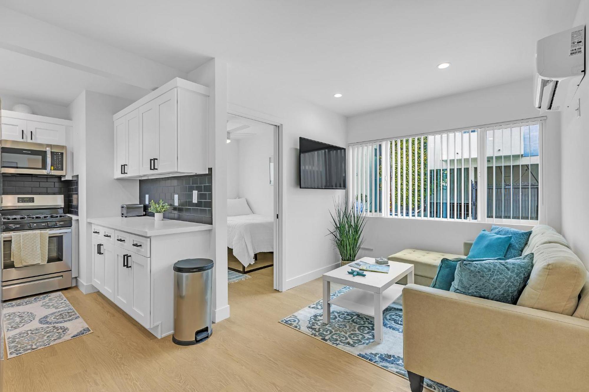 Newly Renovated 3bed, 2bath In Santa Monica Apartment Los Angeles