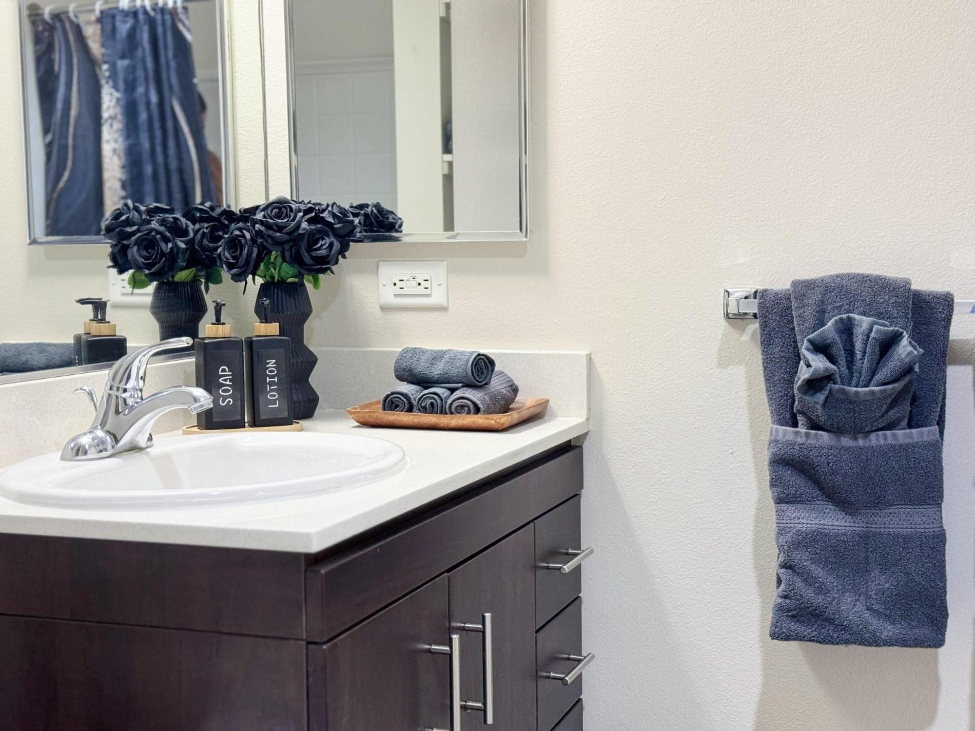 Designer In La-free Parking 10 Min To Cedars Apartment Los Angeles