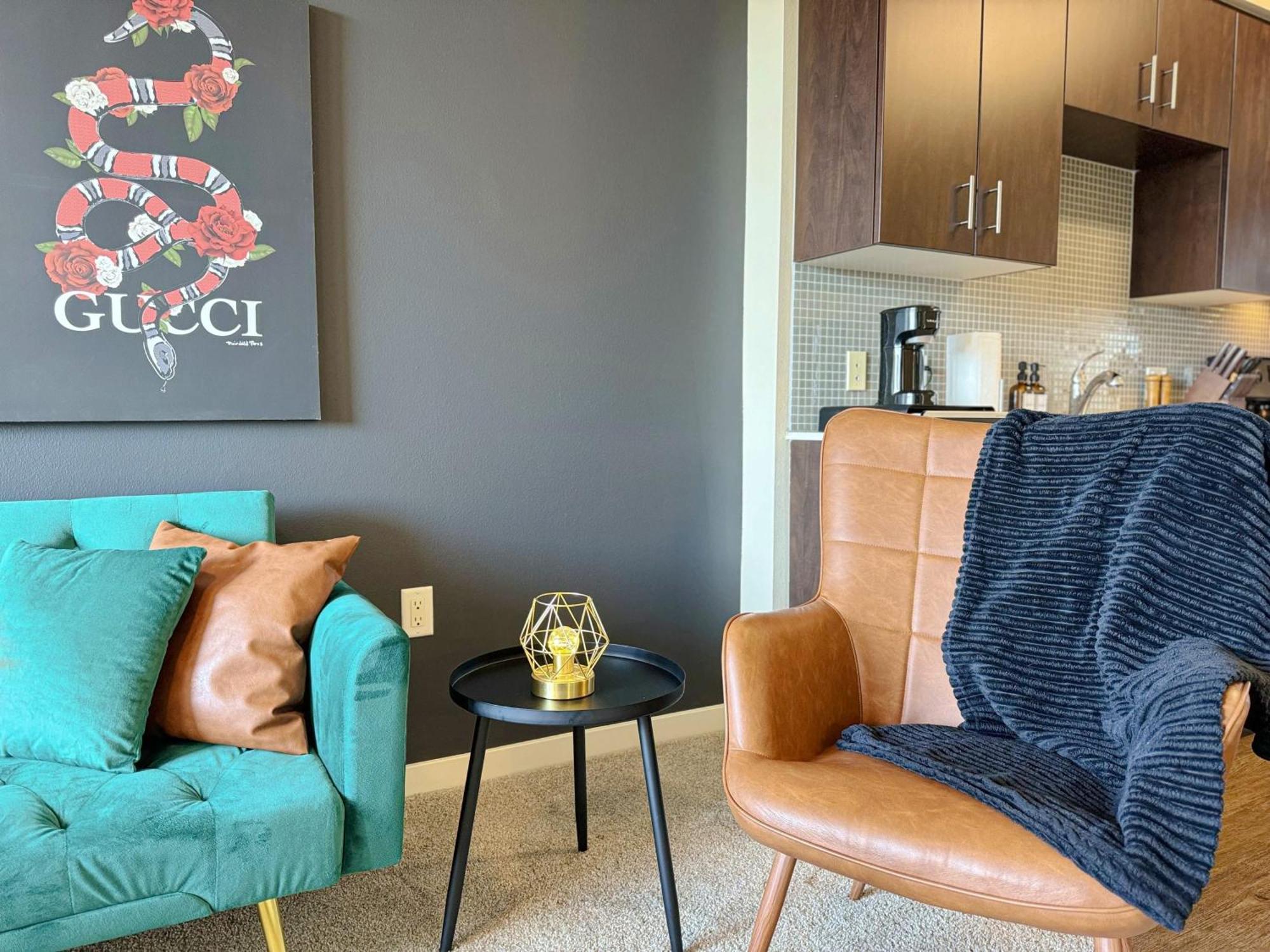 Designer In La-free Parking 10 Min To Cedars Apartment