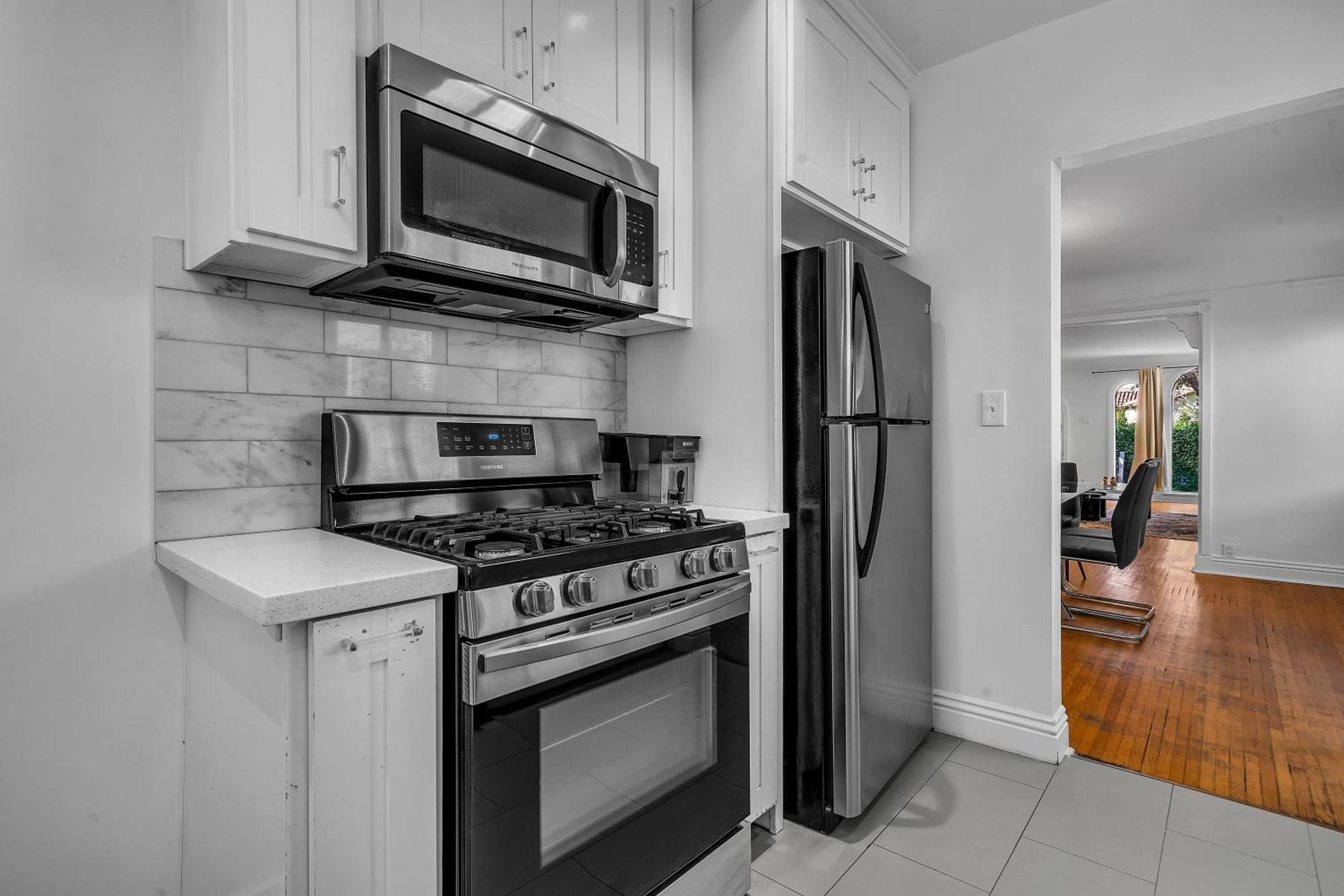 Chic Charming 2-bedroom With Office In The Weho * Los Angeles