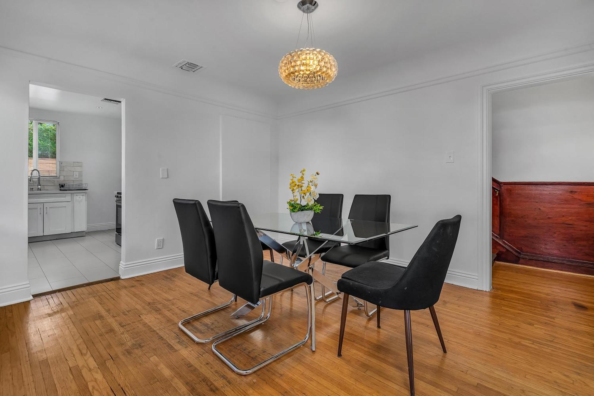 Chic Charming 2-bedroom With Office In The Weho *