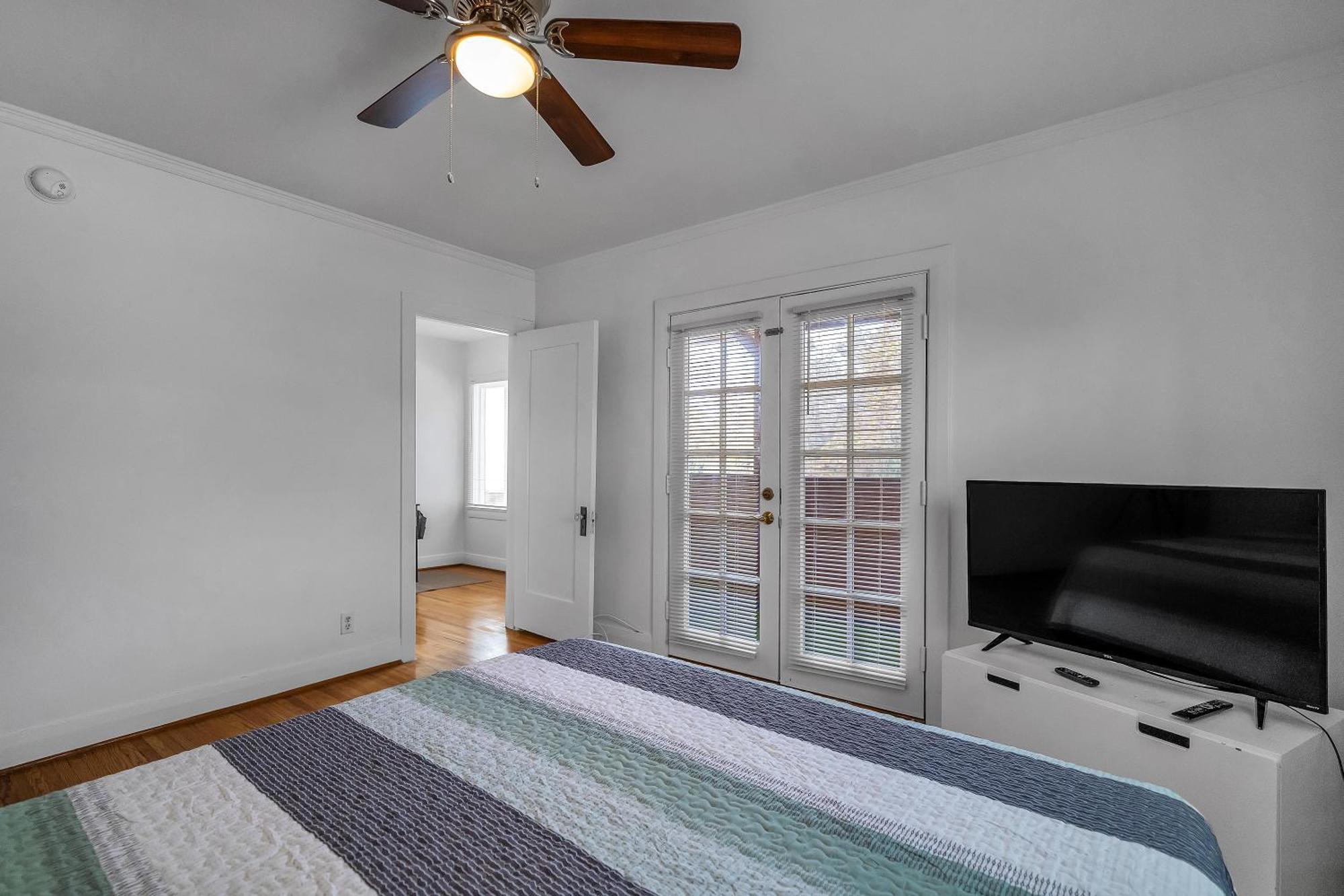 Chic Charming 2-bedroom With Office In The Weho Holiday home *