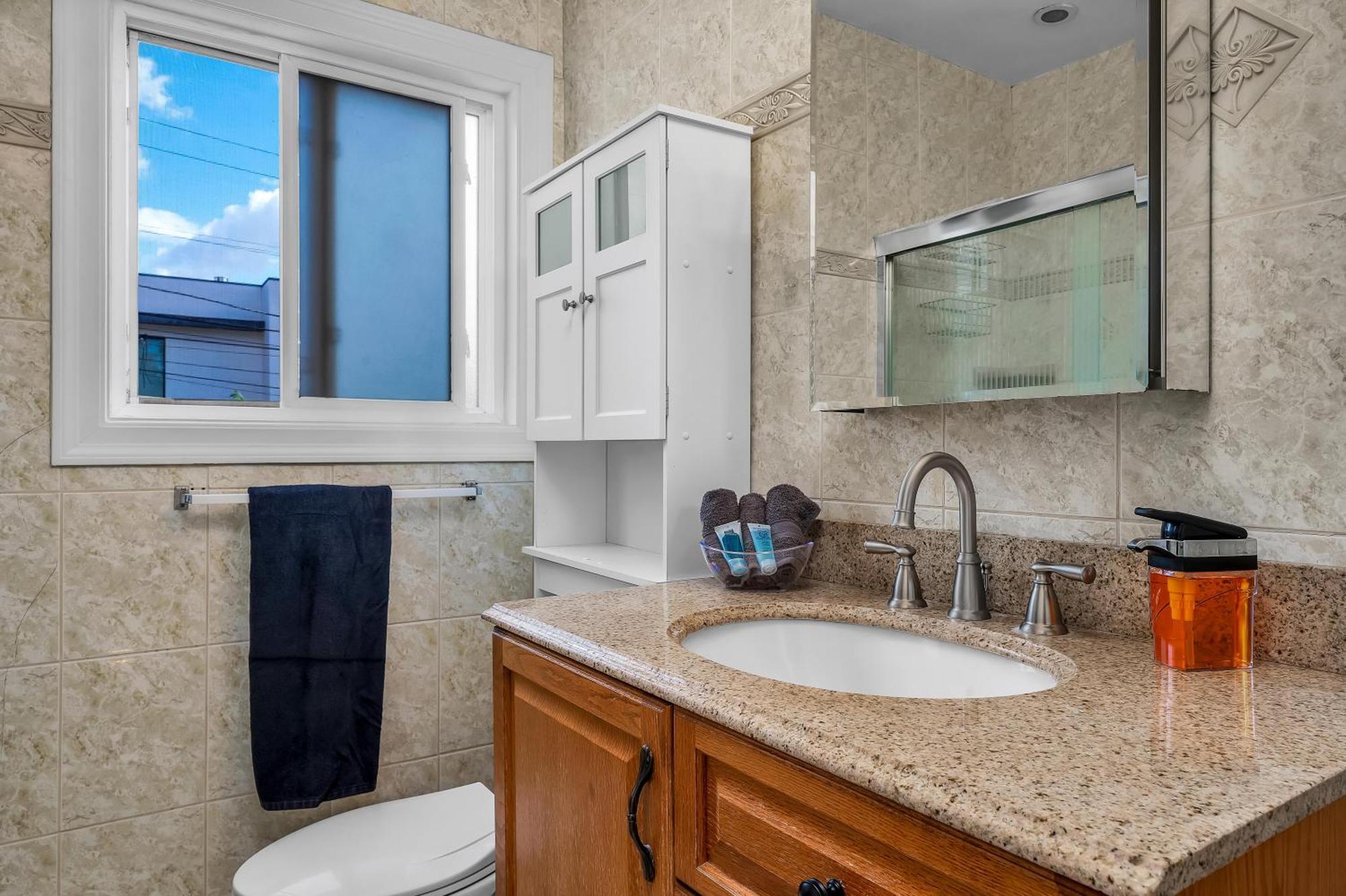 Holiday home Chic Charming 2-bedroom With Office In The Weho