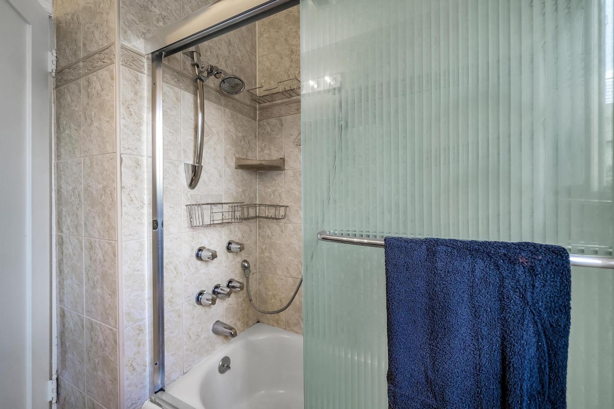Chic Charming 2-bedroom With Office In The Weho *