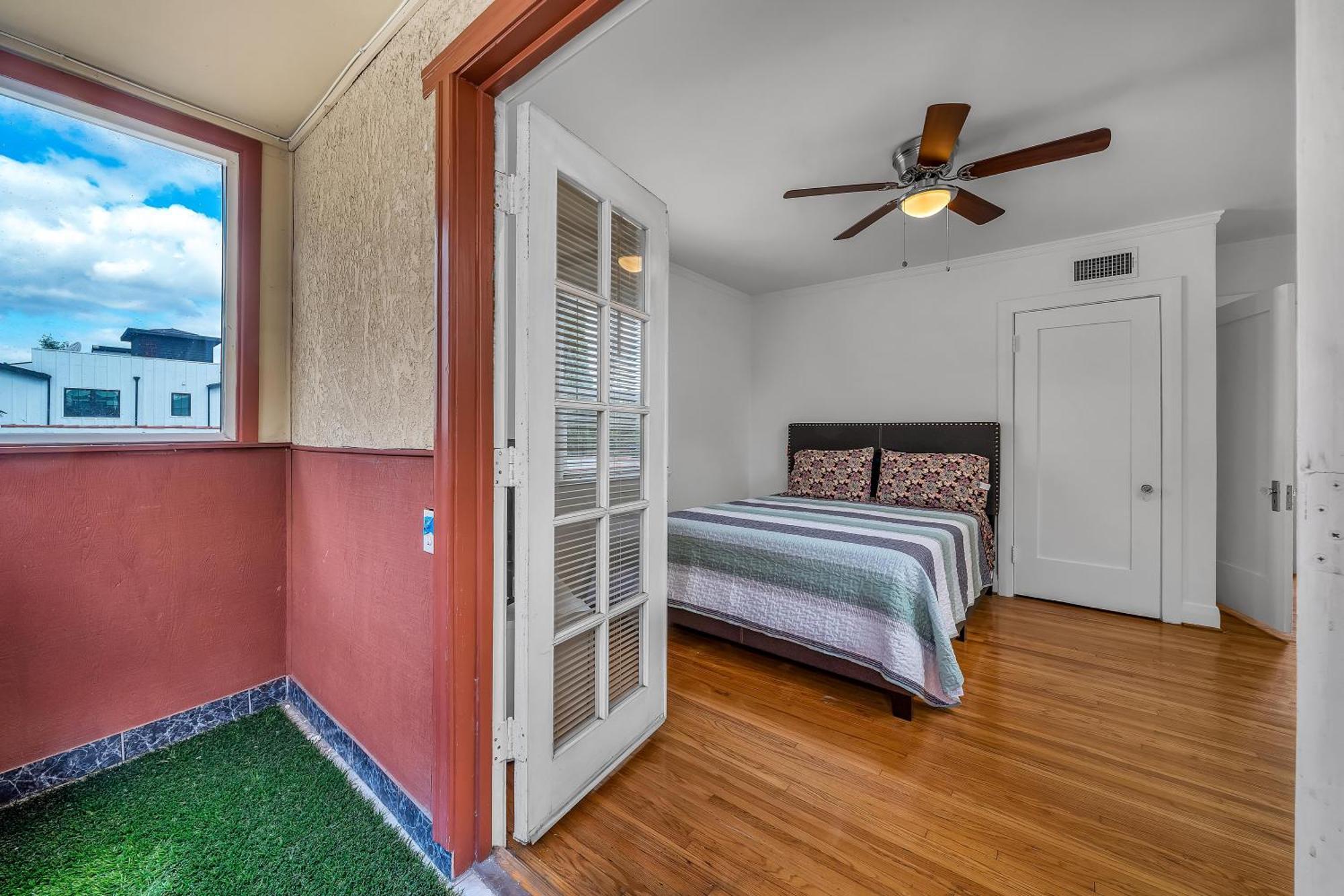 Holiday home Chic Charming 2-bedroom With Office In The Weho Los Angeles