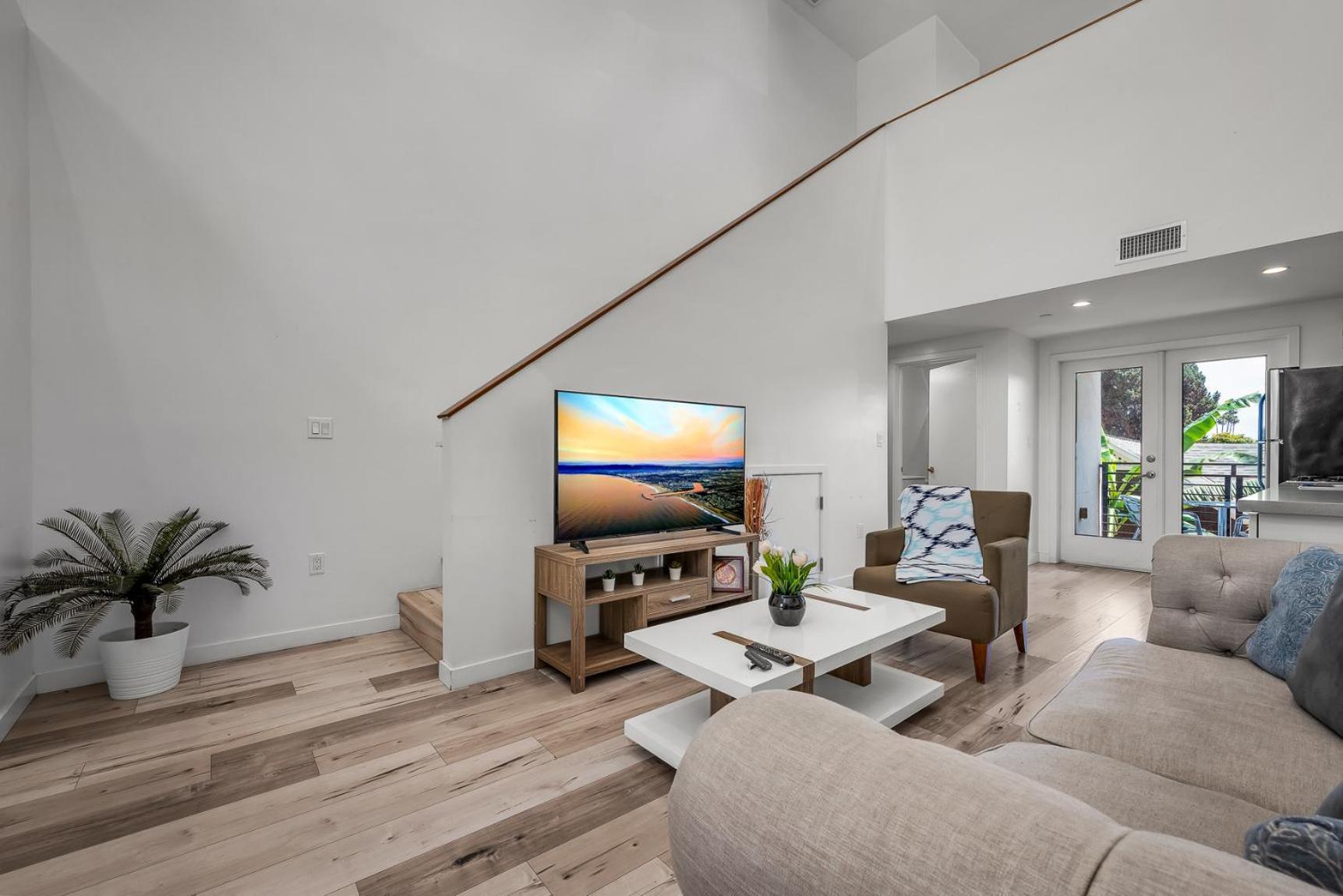 Modern 1-bedroom Loft In Hollywood With Parking, Wifi & Hollywood Sign View Apartment Los Angeles