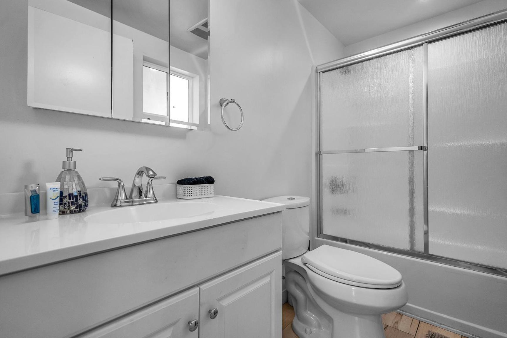 Modern 1-bedroom Loft In Hollywood With Parking, Wifi & Hollywood Sign View Apartment