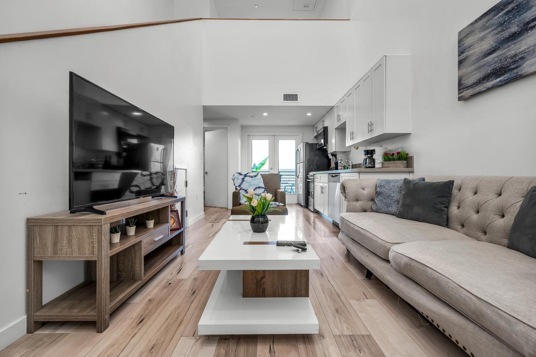 Apartment Modern 1-bedroom Loft In Hollywood With Parking, Wifi & Hollywood Sign View