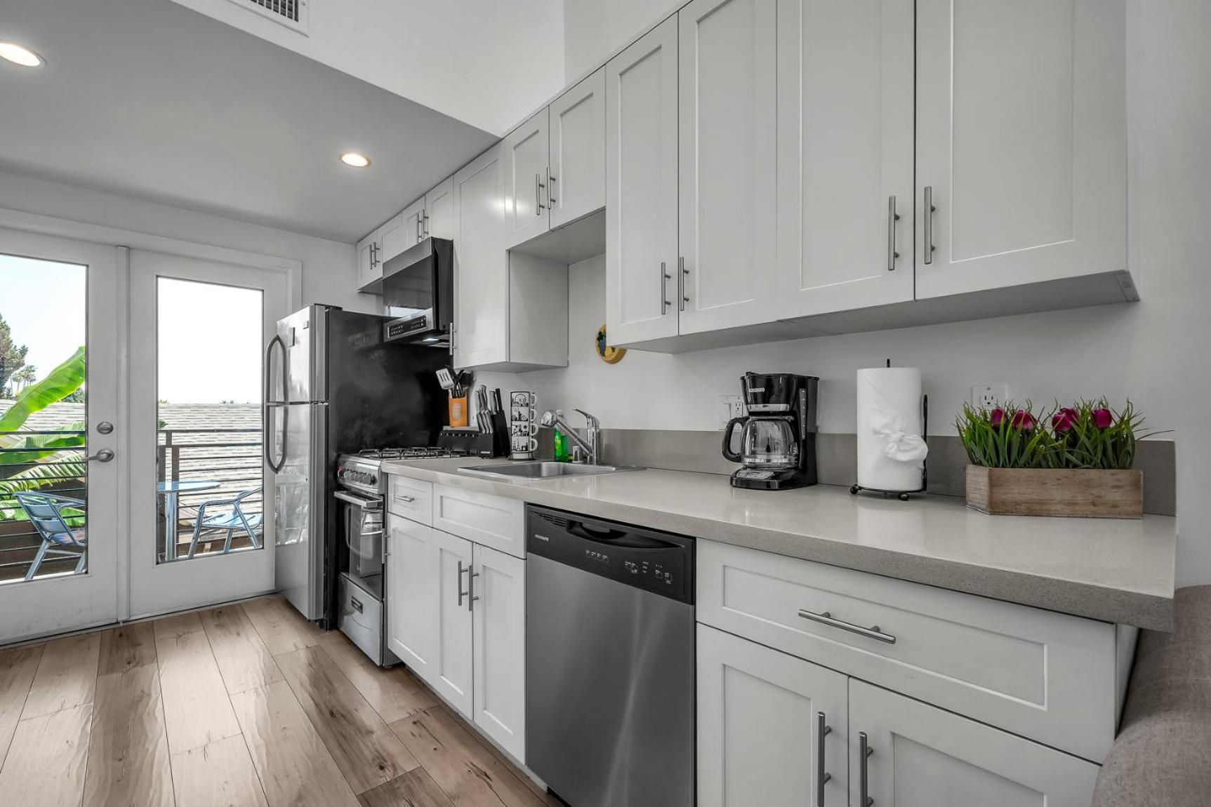 Apartment Modern 1-bedroom Loft In Hollywood With Parking, Wifi & Hollywood Sign View