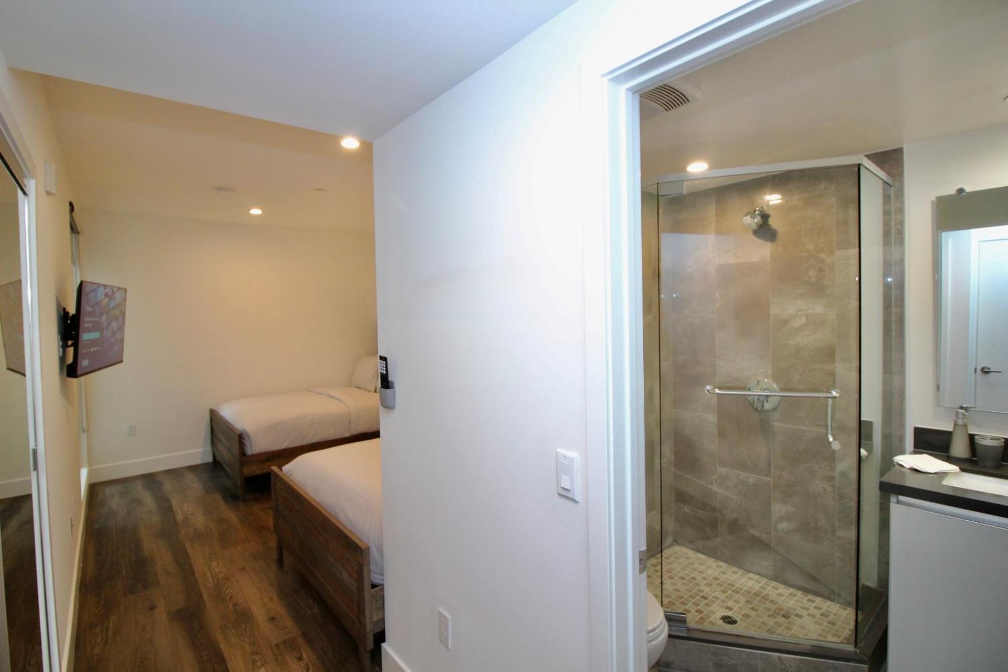 Angeles Premium With Free Parking * Los Angeles