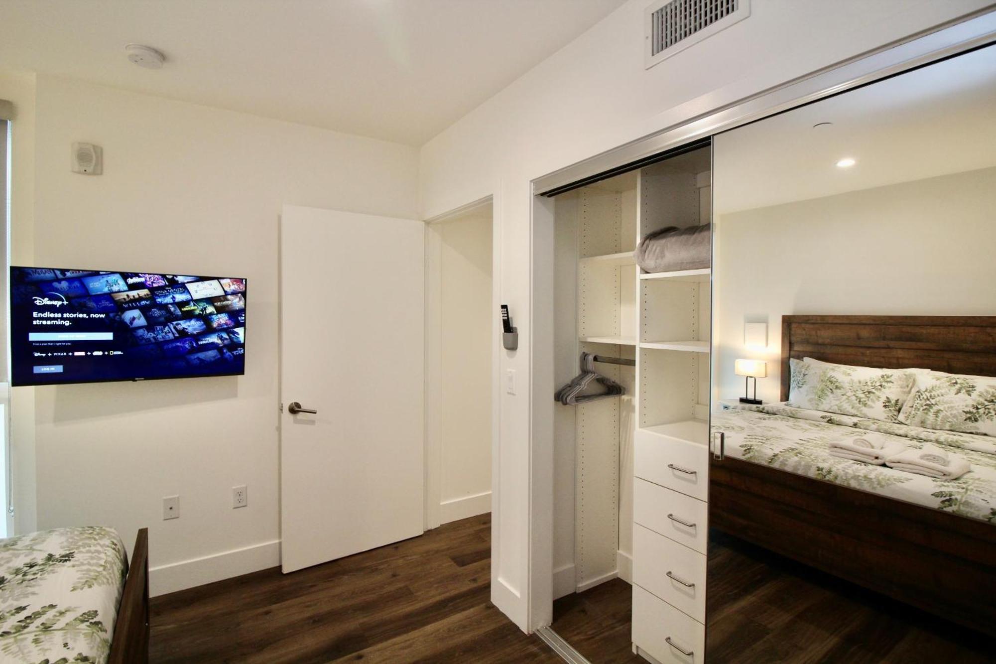 Angeles Premium With Free Parking Aparthotel