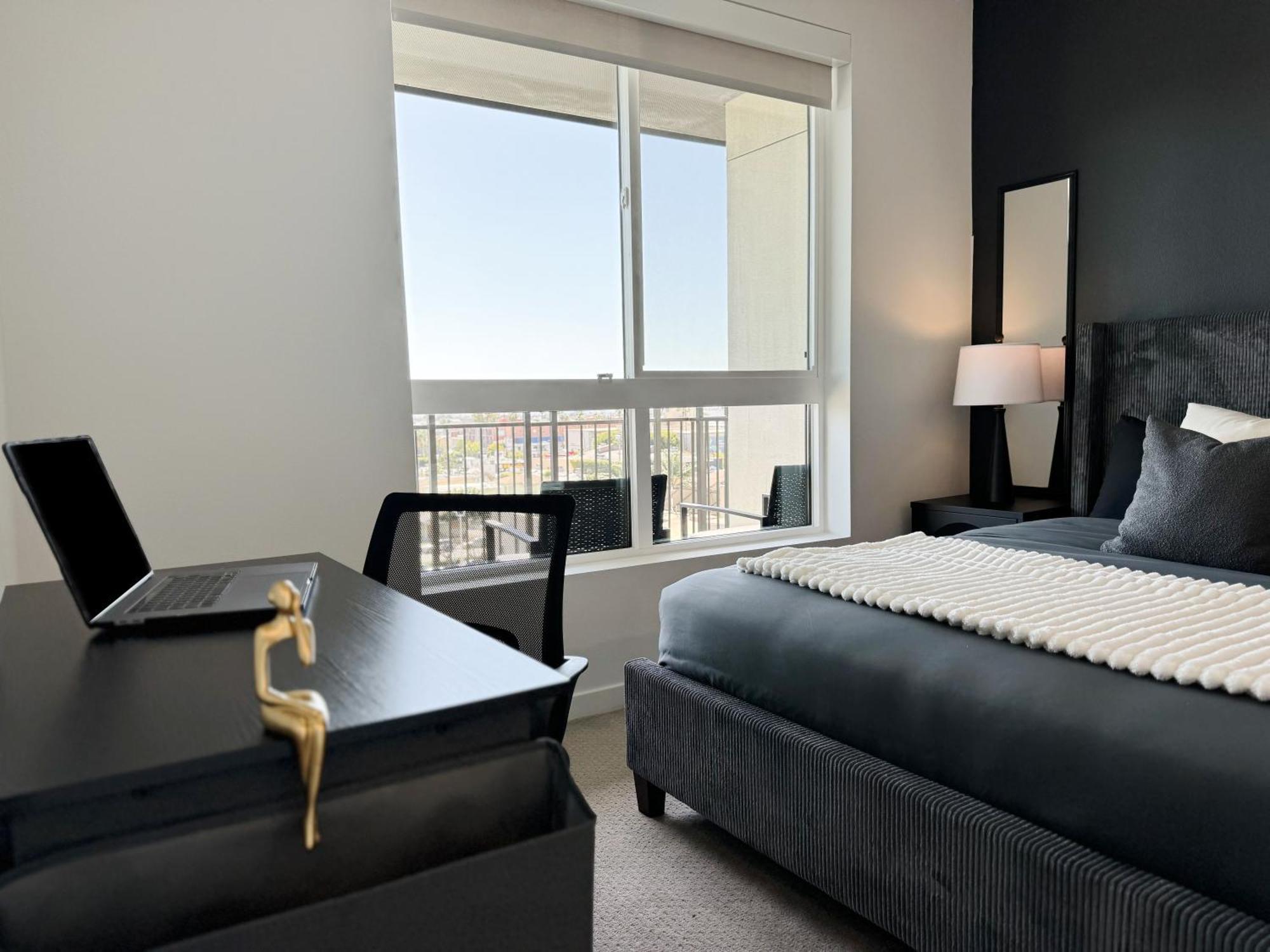 Luxurious Hollywood Dtla View Free Parking Apartment
