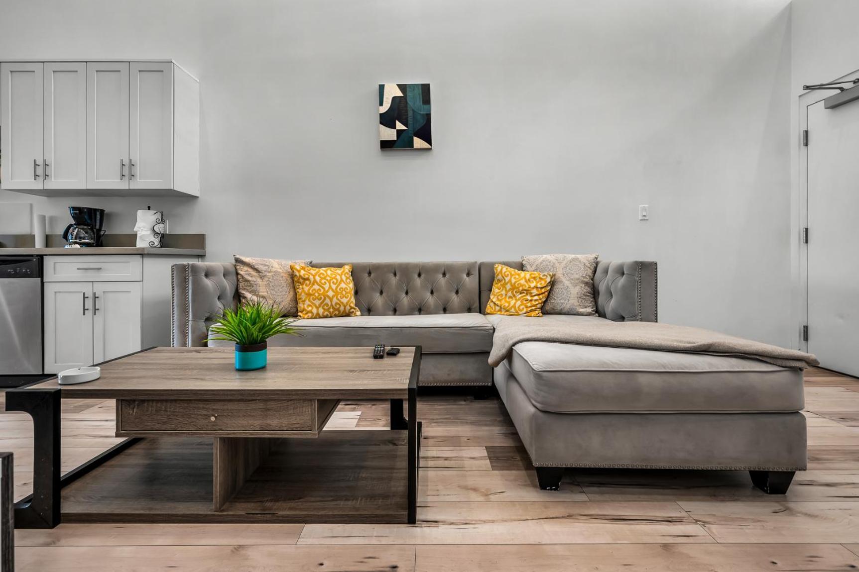One-bedroom Loft Retreat With Modern Kitchen & Ac In The Heart Of Hollywood * Los Angeles