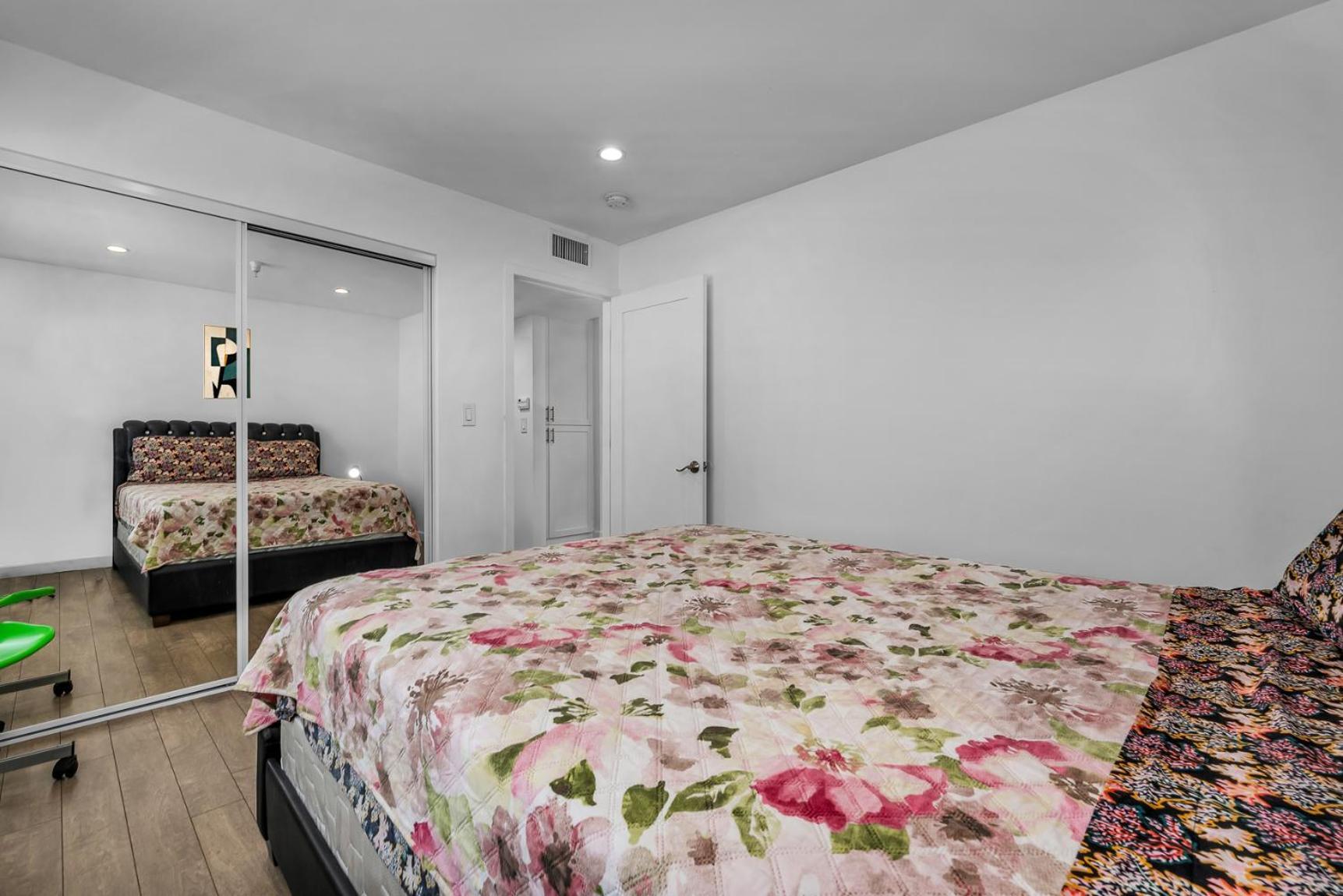Stylish One-bedroom Retreat With Ac & Free Parking In The Heart Of Hollywood *