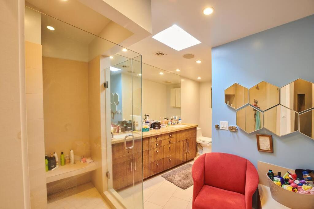 Luxe In Hollywood Hills- Modern Oasis, Pool 5 Min To Sunset Holiday home Los Angeles