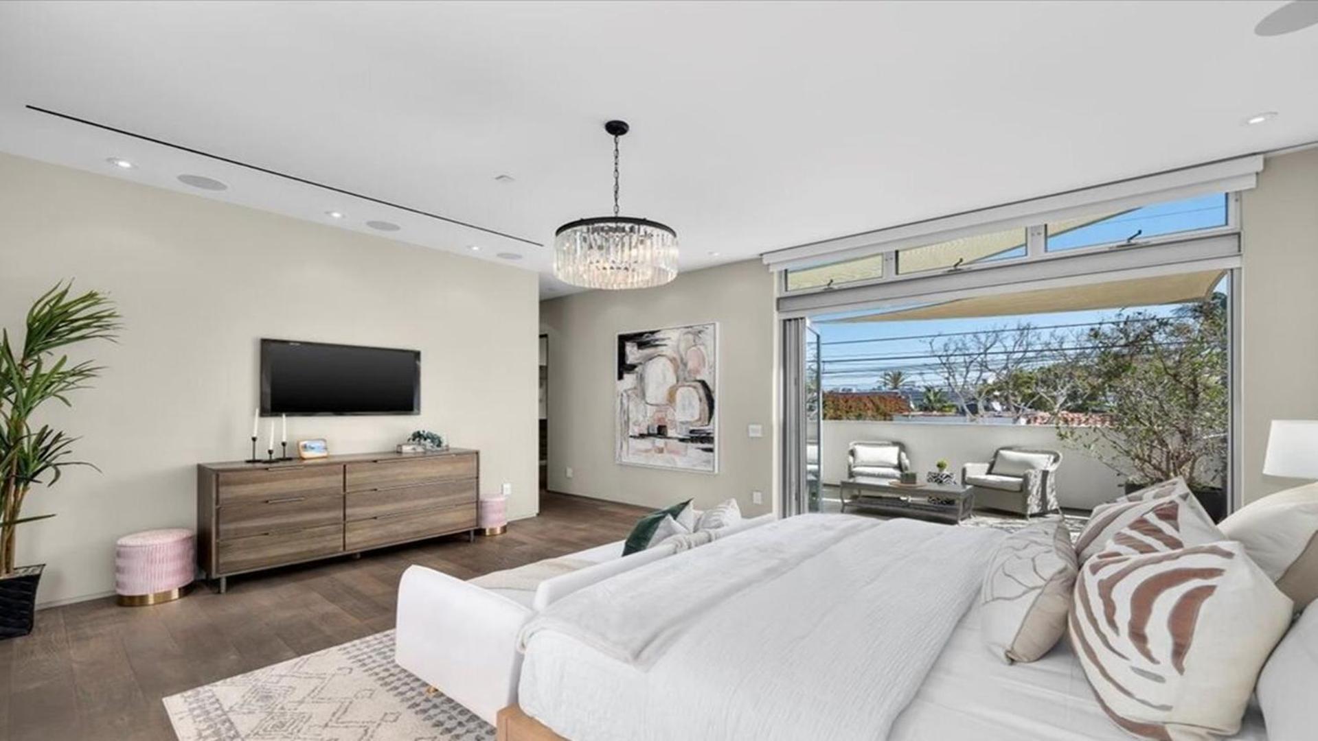 Exquisite Venice Three Bedrooms Marvel Apartment *
