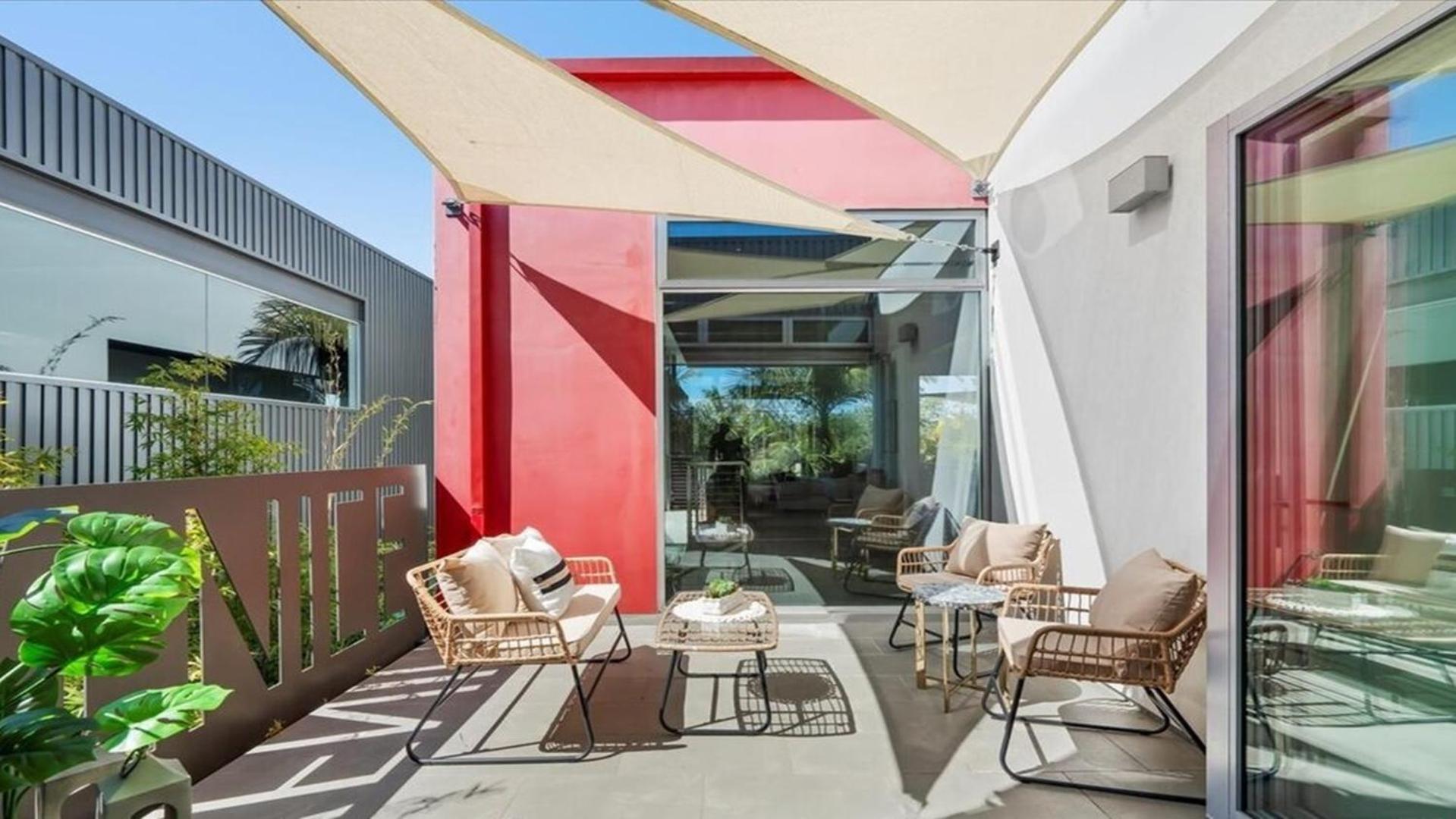 Exquisite Venice Three Bedrooms Marvel Apartment