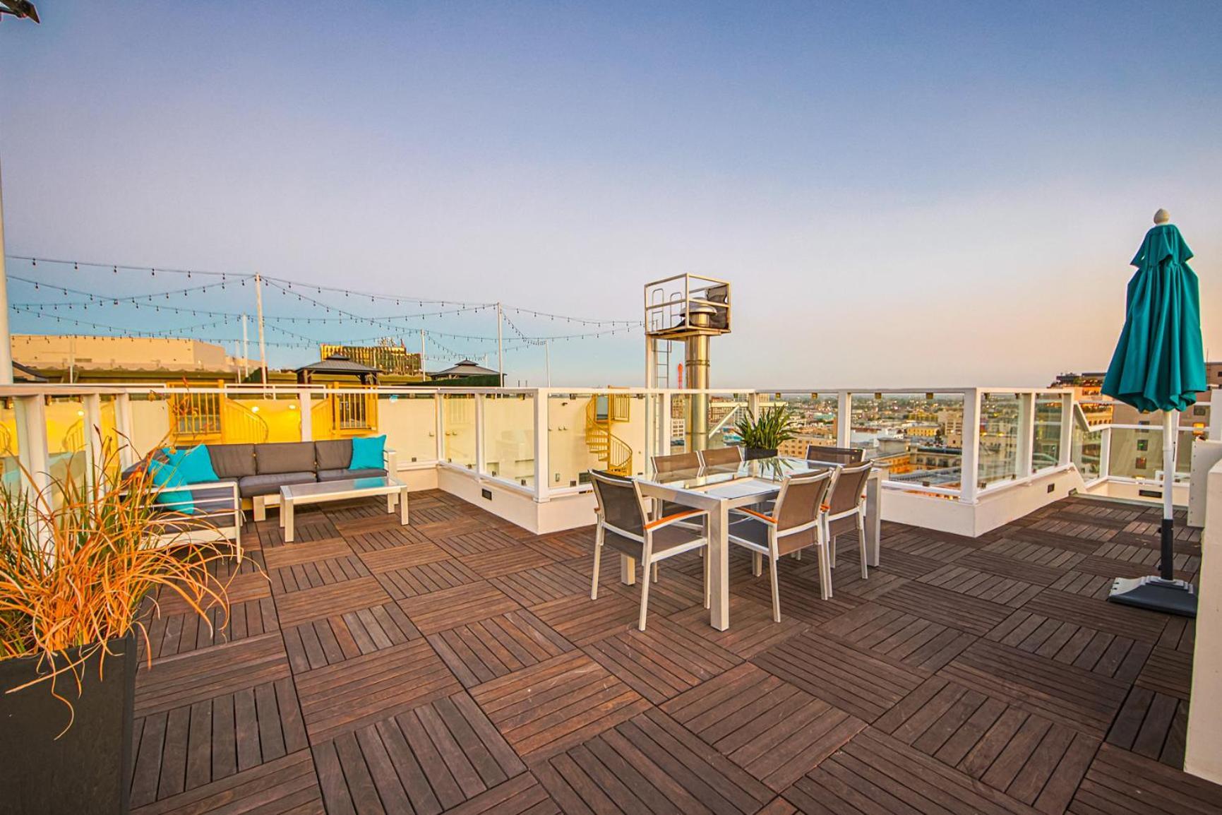 Stunning 1 Bdr 1 Bth, Pool, Jacuzzi