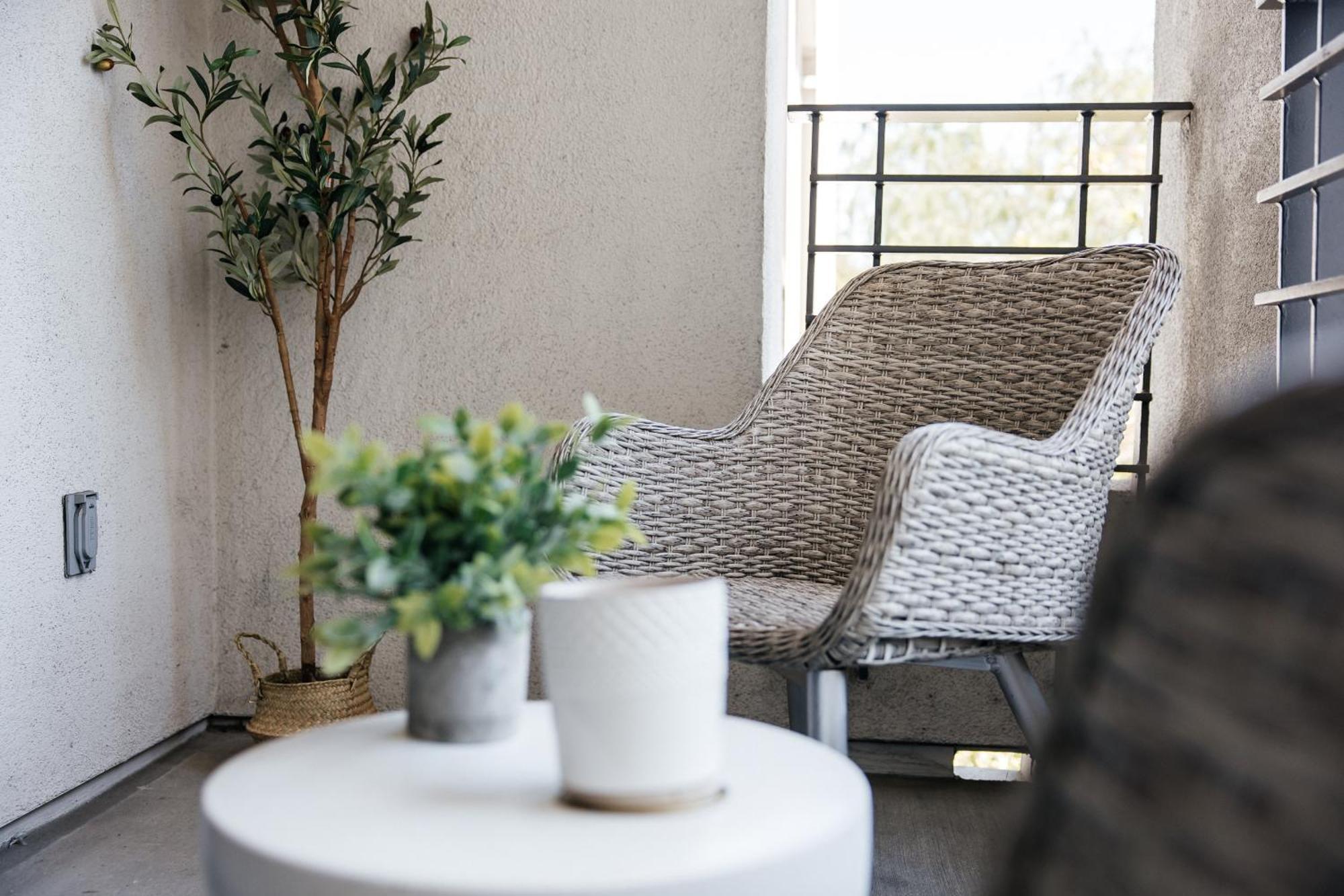 Luxury One Bedroom Minutes From The Grove *