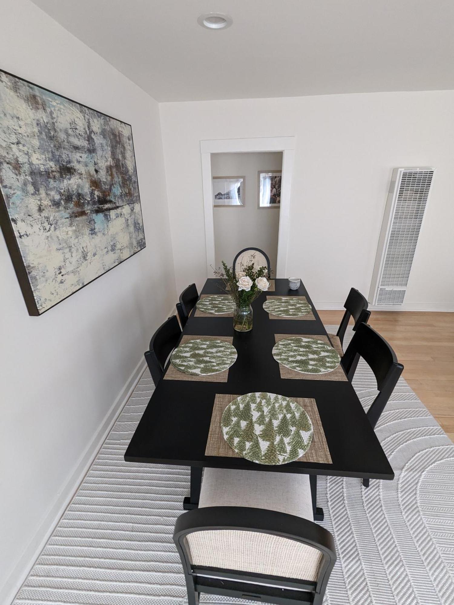 Explore La From Our Oasis Homestay