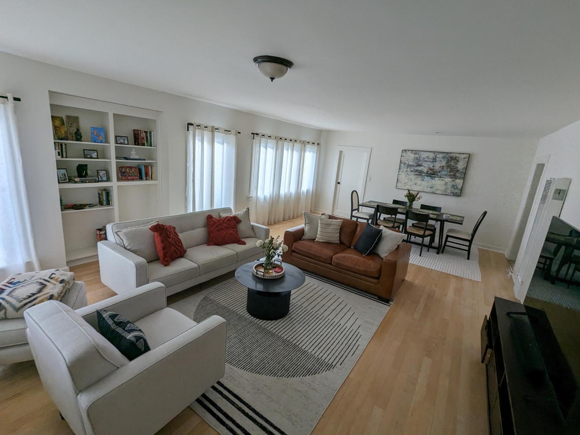 Explore La From Our Oasis Homestay *