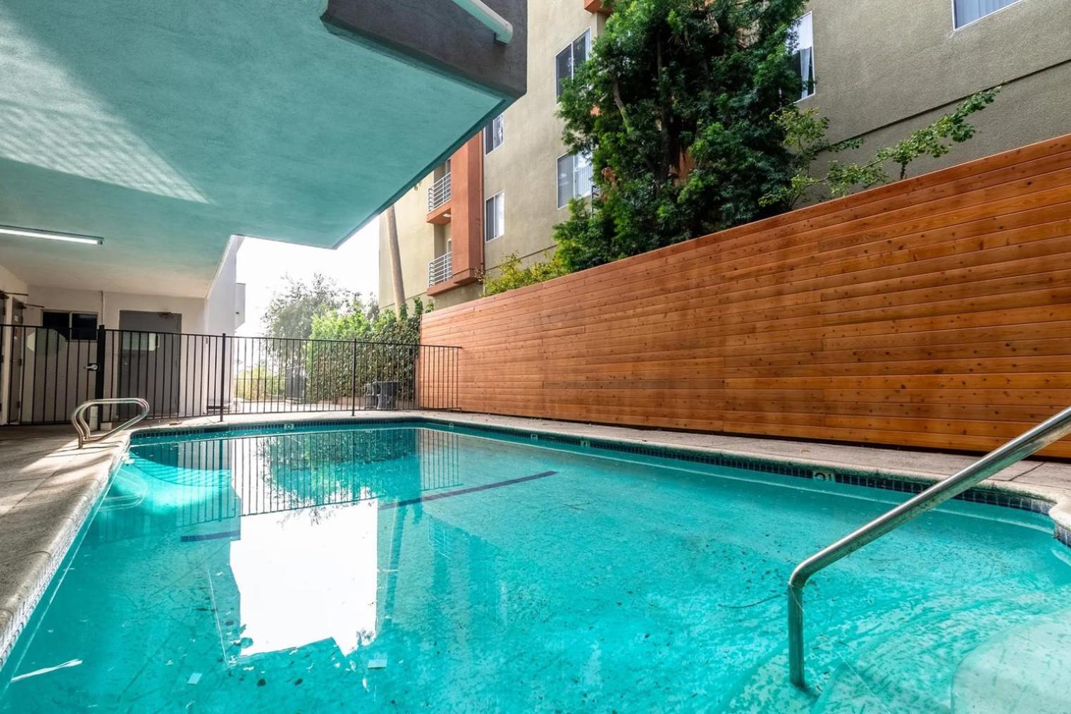 Hollywood 1br W Pool Nr Metro Restaurants Lax-500 *