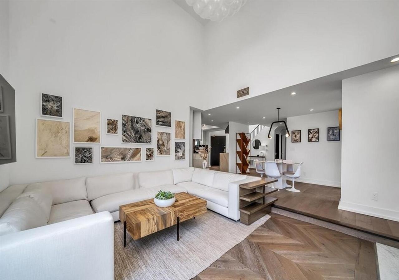 Three Bedrooms With Breathtaking Views Apartment Los Angeles