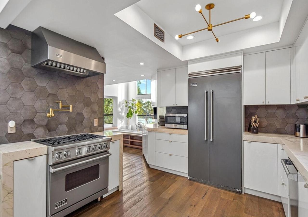 Apartment Three Bedrooms With Breathtaking Views Los Angeles