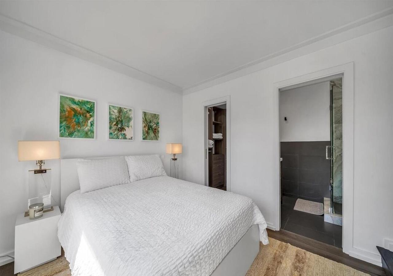 Three Bedrooms With Breathtaking Views Apartment